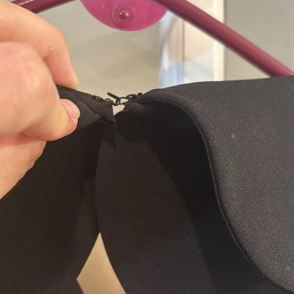 Adorable Alice Moon mini dress with scalloped edges and cutout back - Picture 7 of 9